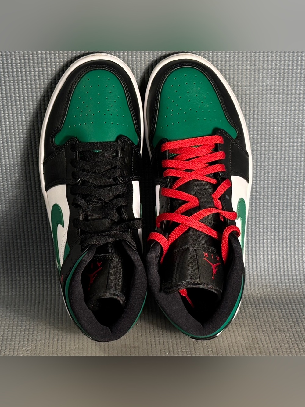 Nike Air Jordan 1 Mid Pine Green Shoes 554724-067 Men’s Size 8.5 - Picture 7 of 11
